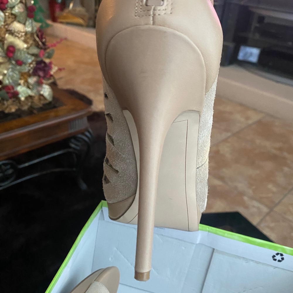 Sam Edelman caged taupe heels EUC - Picture 4 of 8